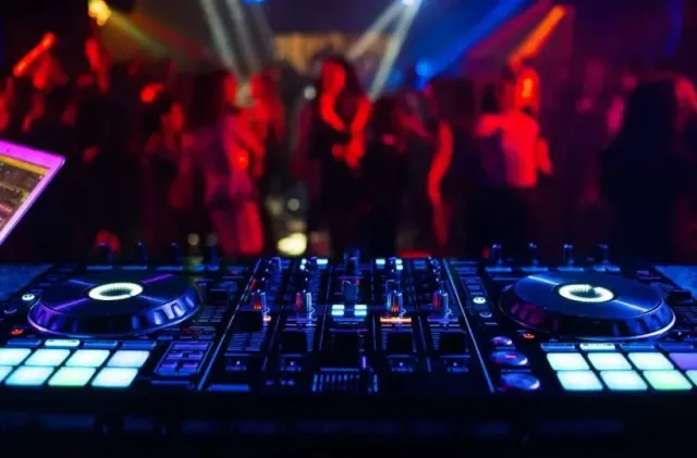 DJ — fotografia 1