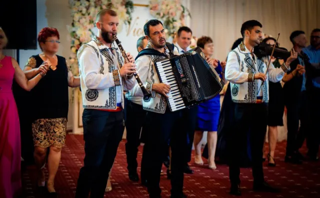 Imagine 3 pentru Grand Music Events